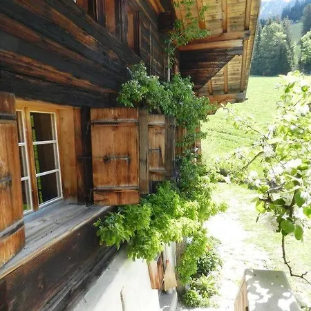 Sleeps 4 Wifi *